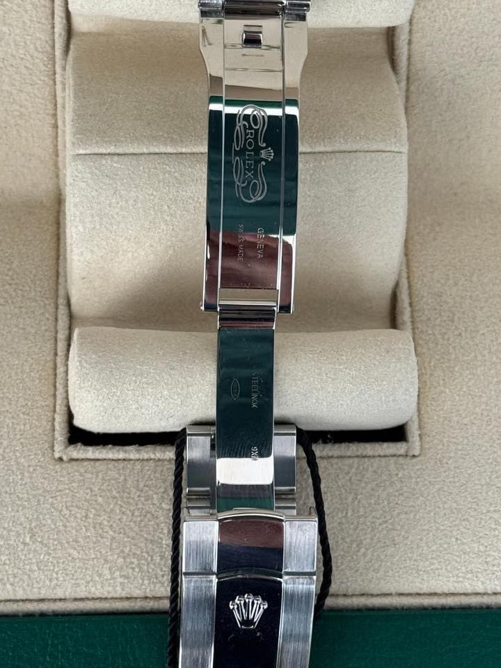 Rolex | Datejust | 126334 | Gold/Steel | 41 mm | Steel | Green | Automatic