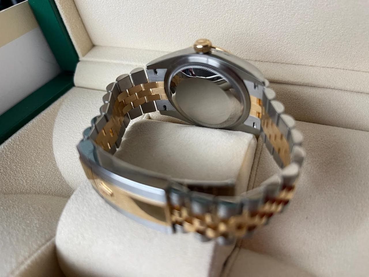 Rolex | Datejust | 126233 | Yellow gold | 36 mm | Gold/Steel | Champagne | Automatic