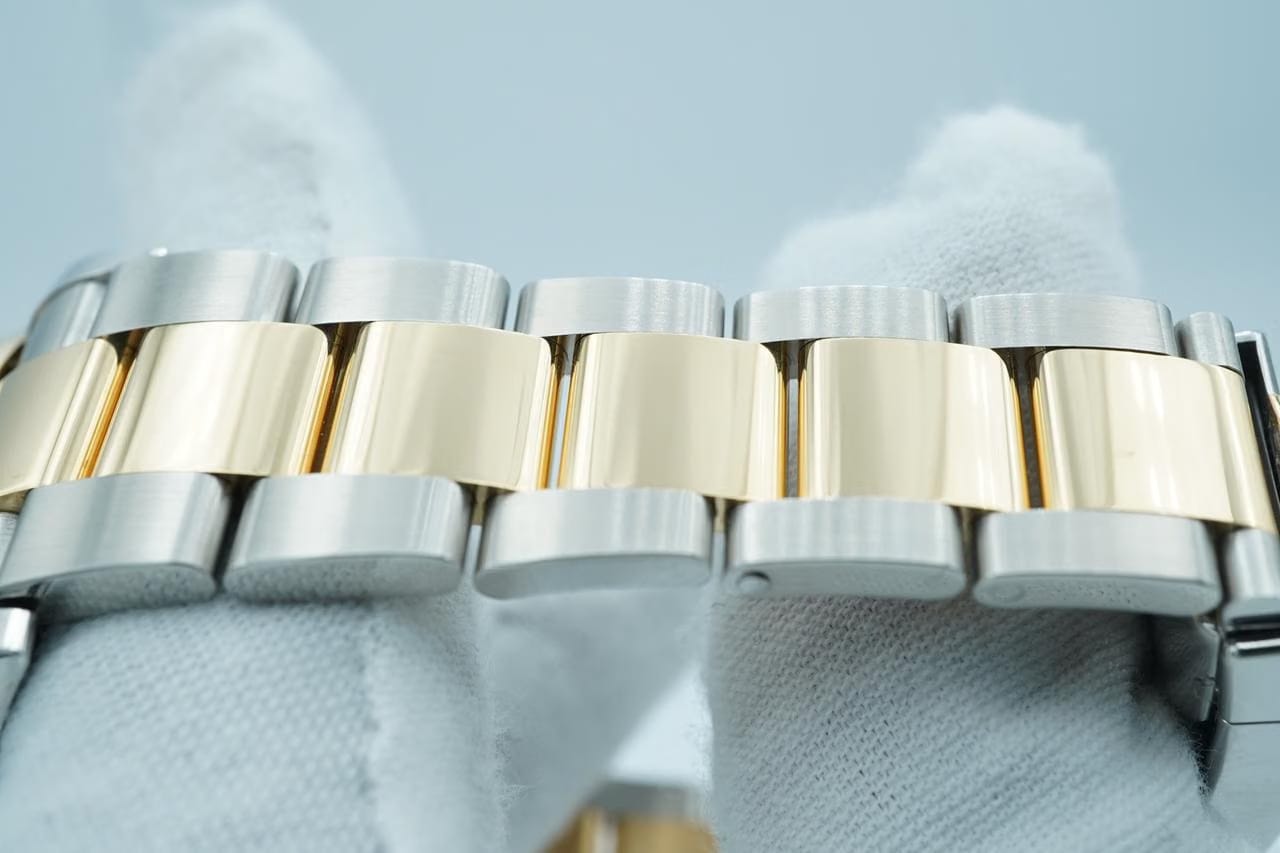 Rolex | Datejust | 126233 | Yellow gold | 36 mm | Yellow gold | Champagne | Automatic