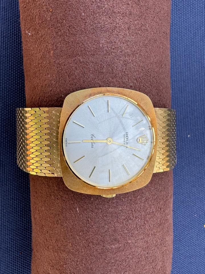 Rolex | Cellini | 3747 | Yellow gold | 30.5 mm | Yellow gold | Silver | Manual winding