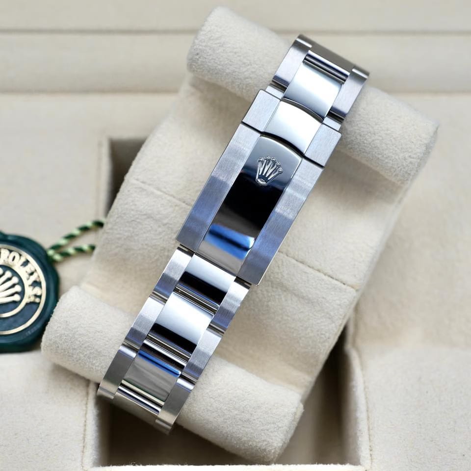 Rolex | Datejust | 126334 | White gold | 41 mm | Steel | Green | Automatic