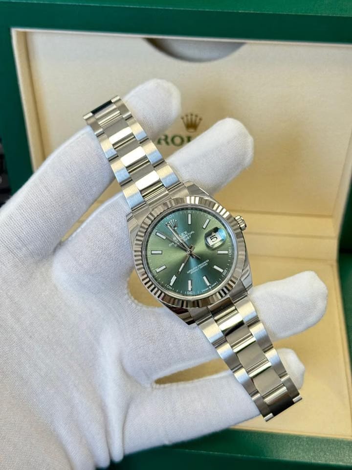 Rolex | Datejust | 126334 | Silver | 41 mm | Steel | Green | Automatic