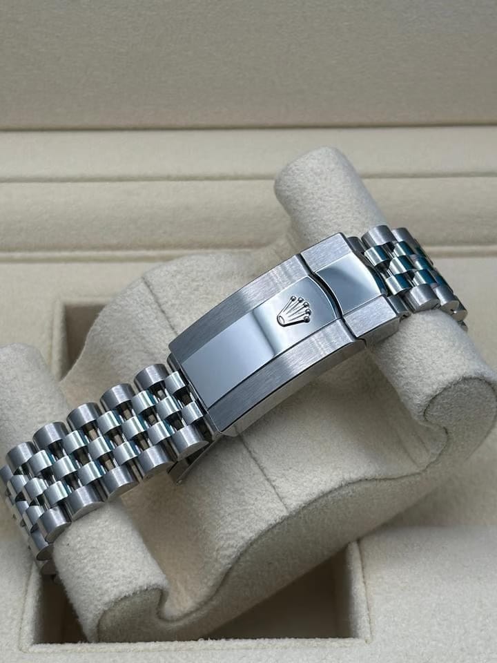 Rolex | Datejust | 126234 | Gold/Steel | 36 mm | Steel | Mother of pearl | Automatic