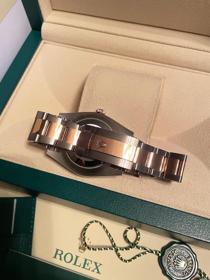 Rolex | Datejust | 126301 | Rose gold | 41 mm | Rose gold | Grey | Automatic