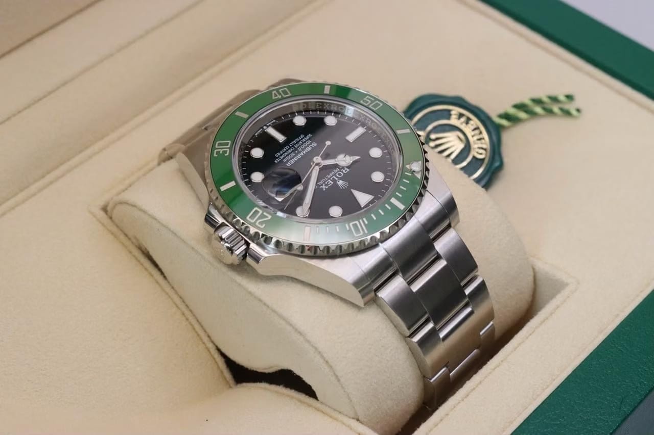 Rolex | Submariner | 126610LV-0002 | Steel | 41 mm | Black