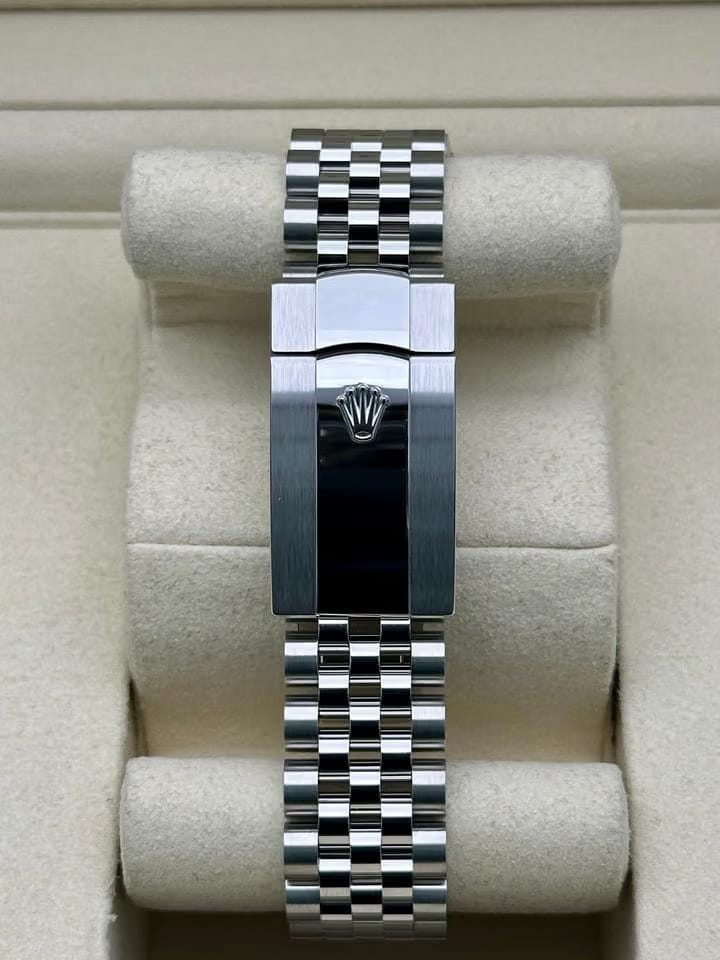 Rolex | Datejust | 126234 | Steel | 41 mm | Steel | Silver (solid) | Automatic