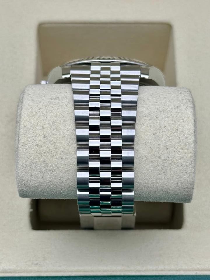 Rolex | Datejust | 126234 | Steel | 41 mm | Steel | Silver (solid) | Automatic