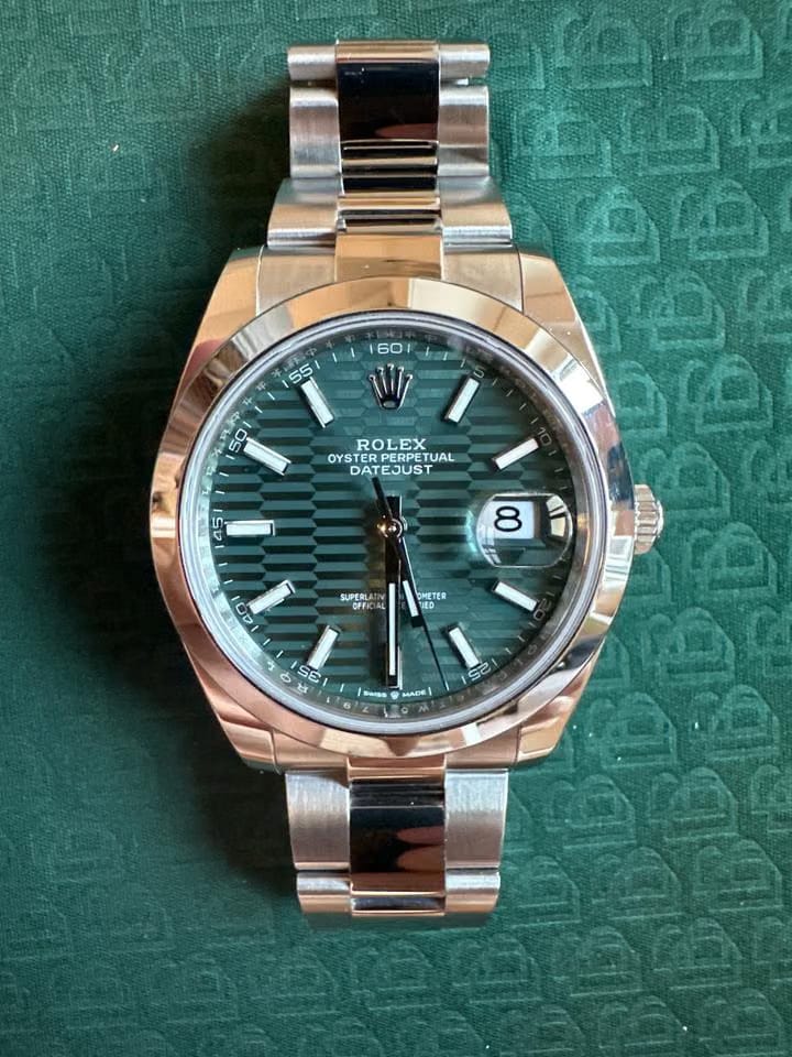 Rolex | Datejust | 126300 | White gold | 41 mm | Steel | Green | Automatic