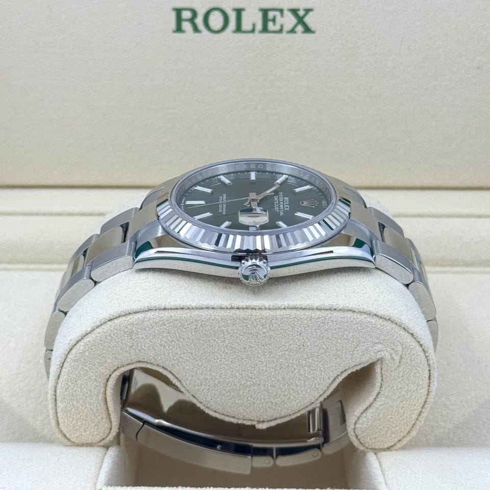 Rolex | Datejust | 126334 | Gold/Steel | 41 mm | Gold/Steel | Green | Automatic