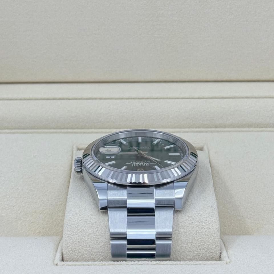 Rolex | Datejust | 126334 | Gold/Steel | 41 mm | Gold/Steel | Green | Automatic