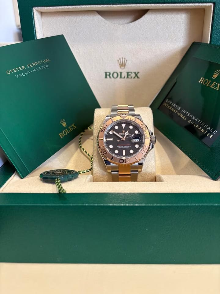 Rolex | Yacht-Master | 126621 | Steel | 40 mm | Gold/Steel | Black | Automatic