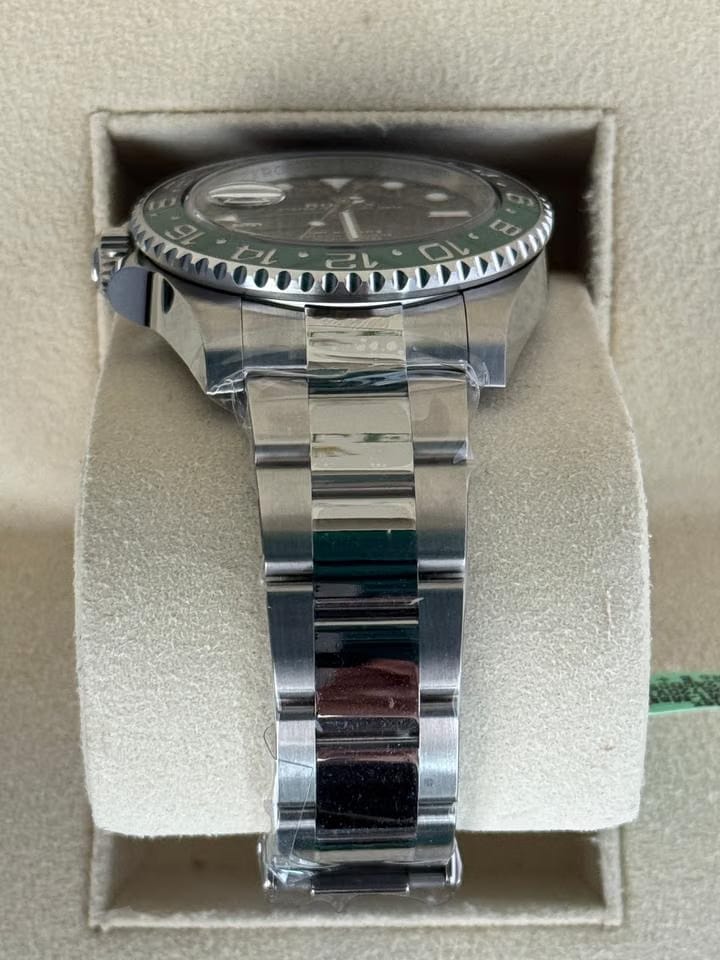 Rolex | GMT-Master II | 126720VTNR | Steel | 40 mm | Steel | Green | Automatic