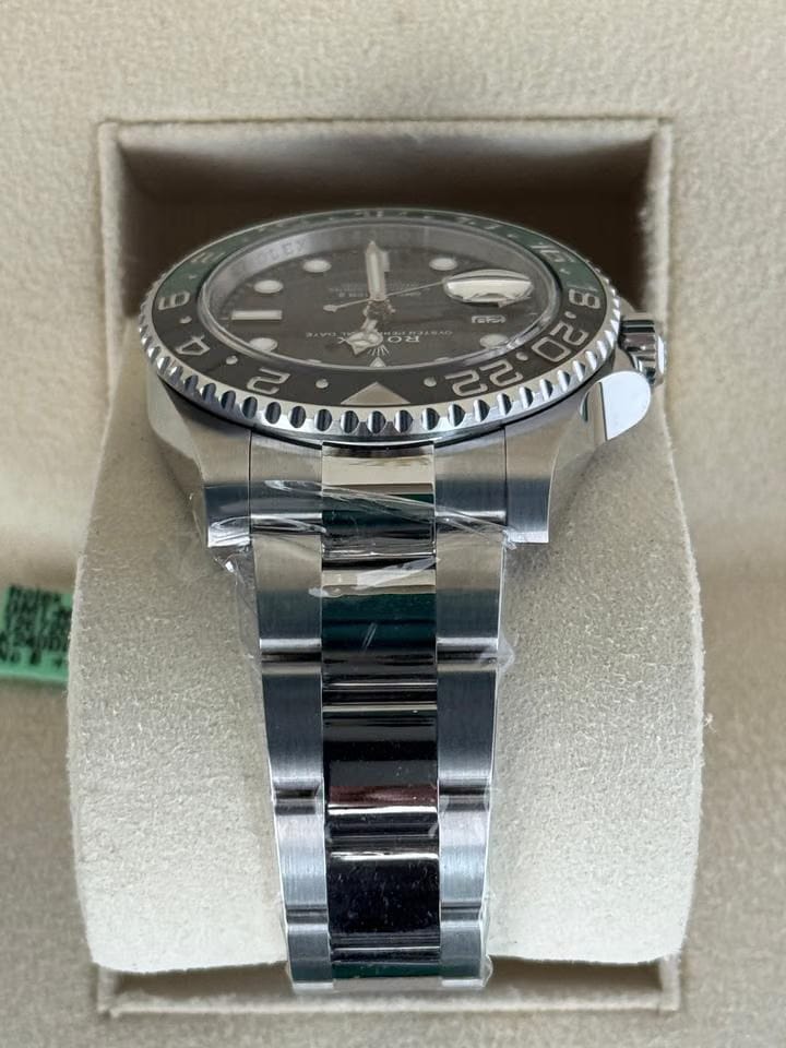 Rolex | GMT-Master II | 126720VTNR | Steel | 40 mm | Steel | Green | Automatic