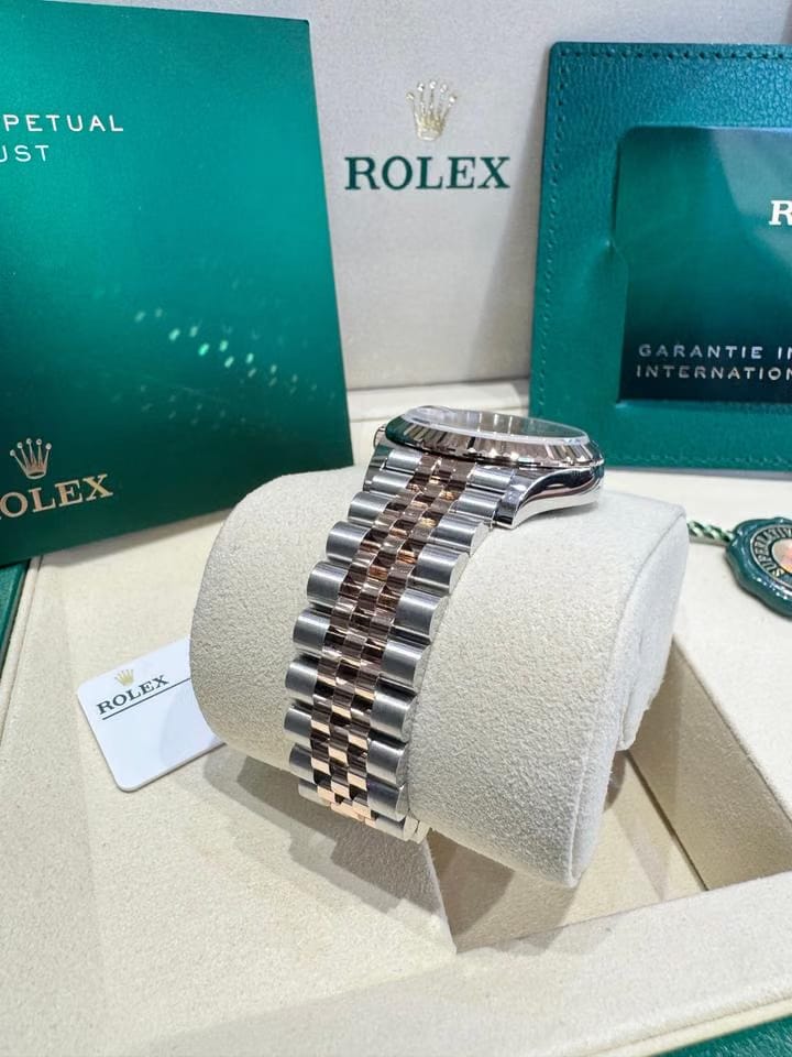 Rolex | Datejust | 278271 | Gold/Steel | 31 x 37 mm | Gold/Steel | Pink | Automatic