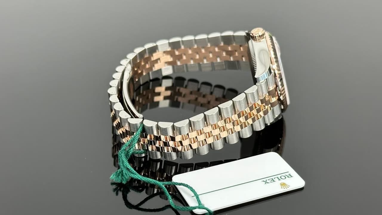 Rolex | Datejust | 278271 | Gold/Steel | 31 x 37 mm | Gold/Steel | Silver | Automatic