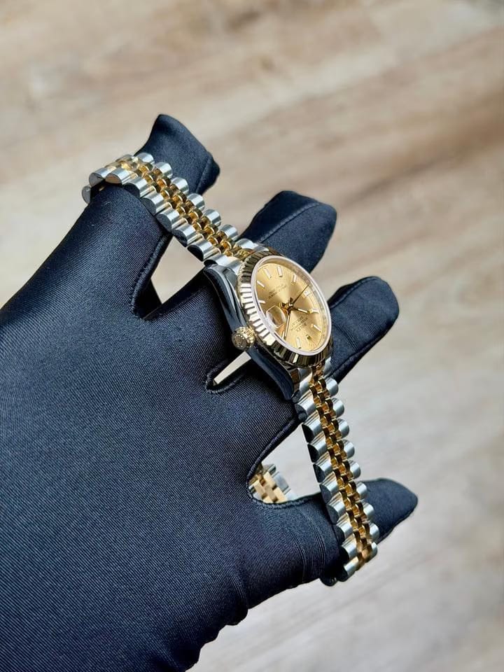 Rolex | Datejust | 278273 | Gold/Steel | 31 x 37 mm | Gold/Steel | Champagne | Automatic