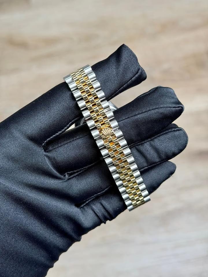 Rolex | Datejust | 278273 | Gold/Steel | 31 x 37 mm | Gold/Steel | Champagne | Automatic