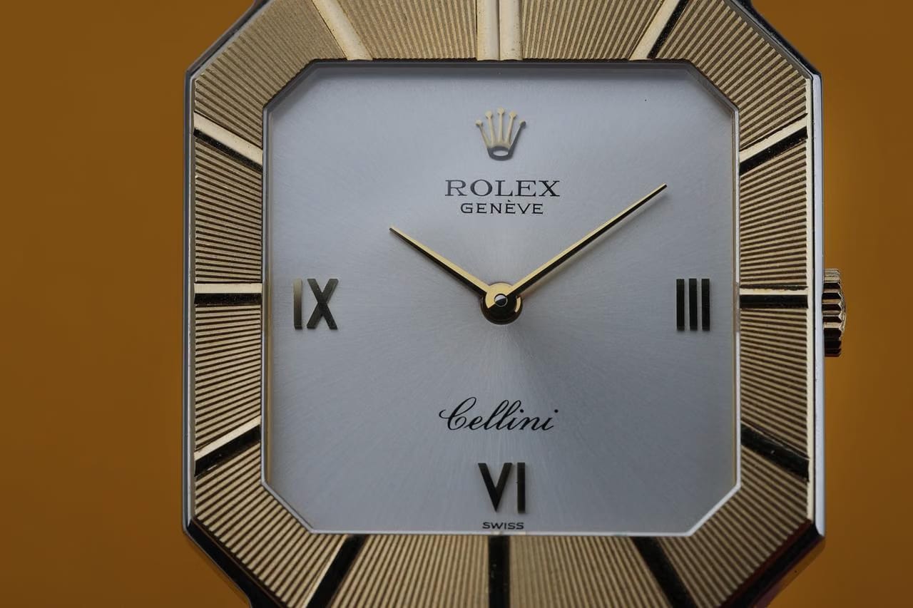 Rolex | Cellini | 4150 | Yellow gold | 28.5 mm | Leather | Silver | Manual winding