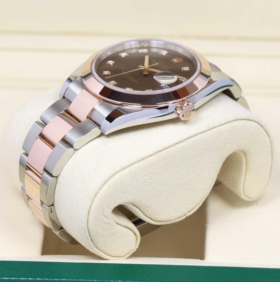 Rolex | Datejust | 126301 | Rose gold | 41 mm | Brown