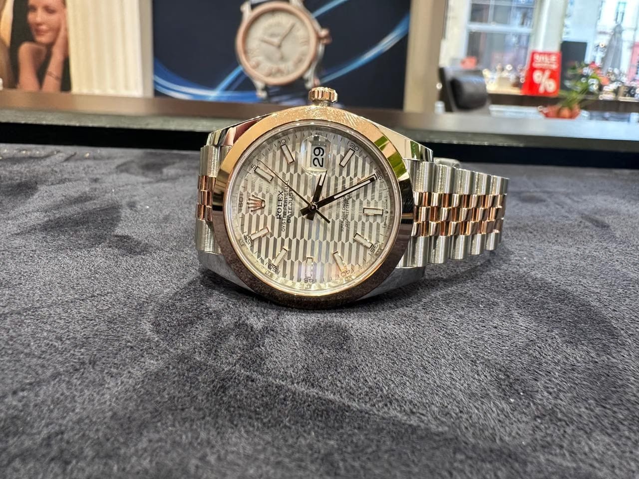 Rolex | Datejust | 126301 | Steel | 41 mm | Gold/Steel | Champagne | Automatic