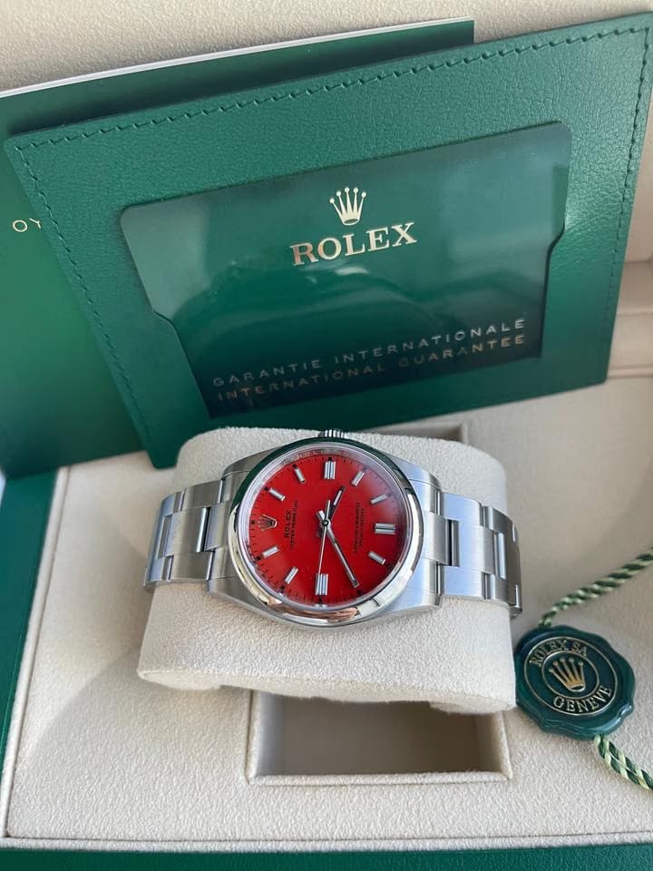 Rolex | Oyster Perpetual | 126000 | Steel | 36 mm | Steel | Red | Automatic