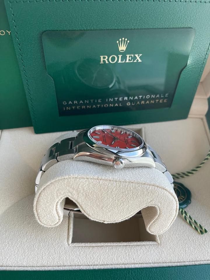 Rolex | Oyster Perpetual | 126000 | Steel | 36 mm | Steel | Red | Automatic