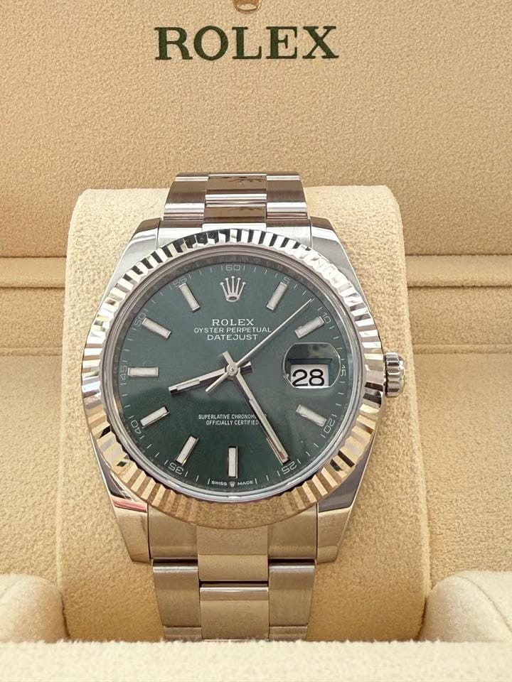 Rolex Datejust126334 Rolex datejust 41mm mint green fluted bezel oyster bracelet