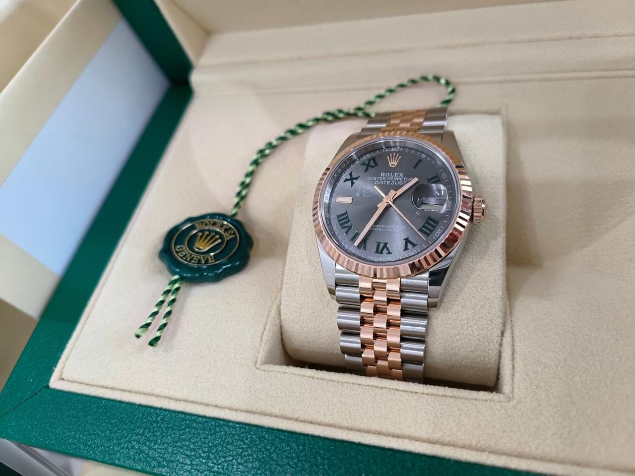 Rolex | Datejust | 126231 | Rose gold | 36 x 44 mm | Rose gold | Automatic