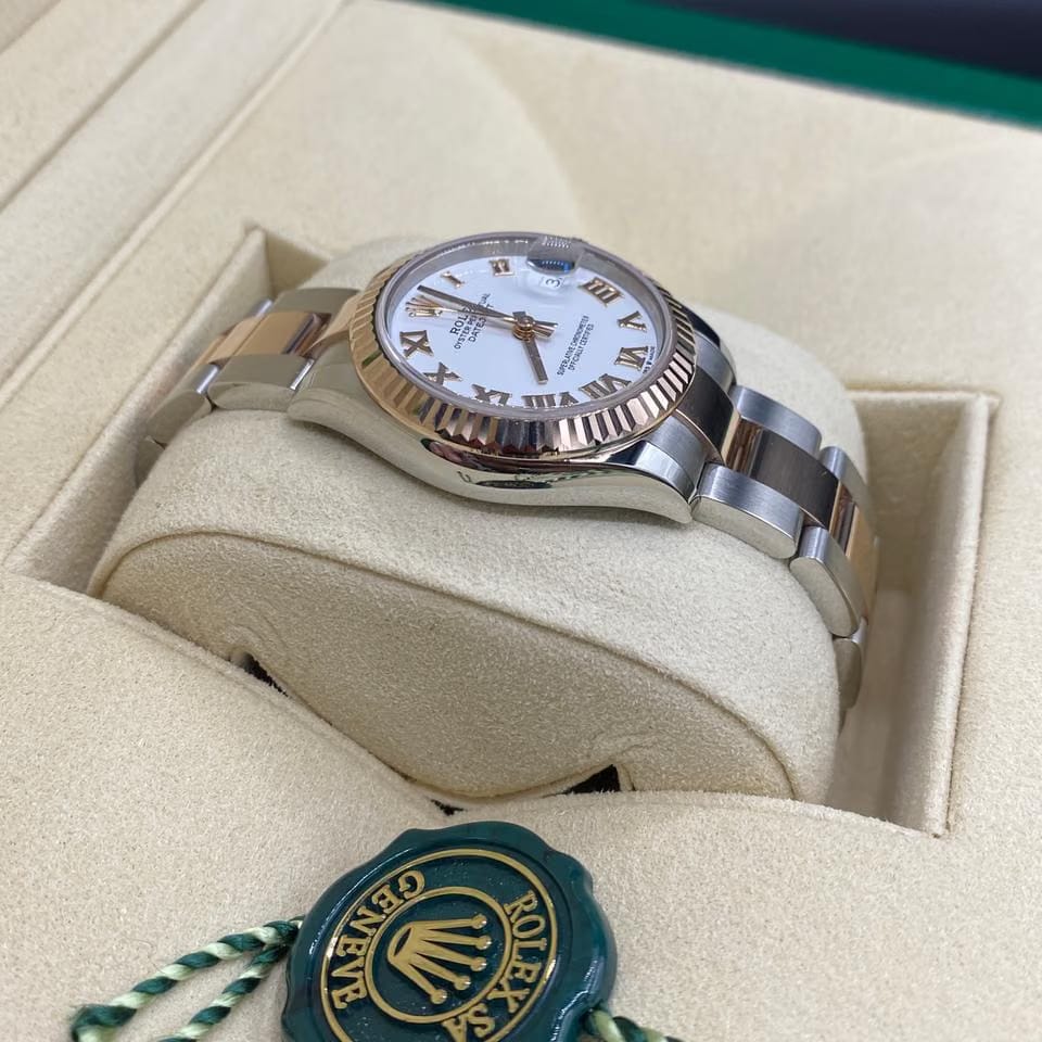 Rolex | Datejust | 278271 WHITE ROMAN OYS | Gold/Steel | 31 x 37 mm | Gold/Steel | White | Automatic