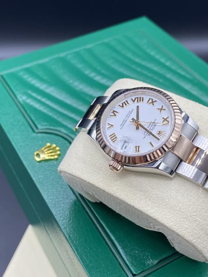 Rolex | Datejust | 278271 WHITE ROMAN OYS | Gold/Steel | 31 x 37 mm | Gold/Steel | White | Automatic
