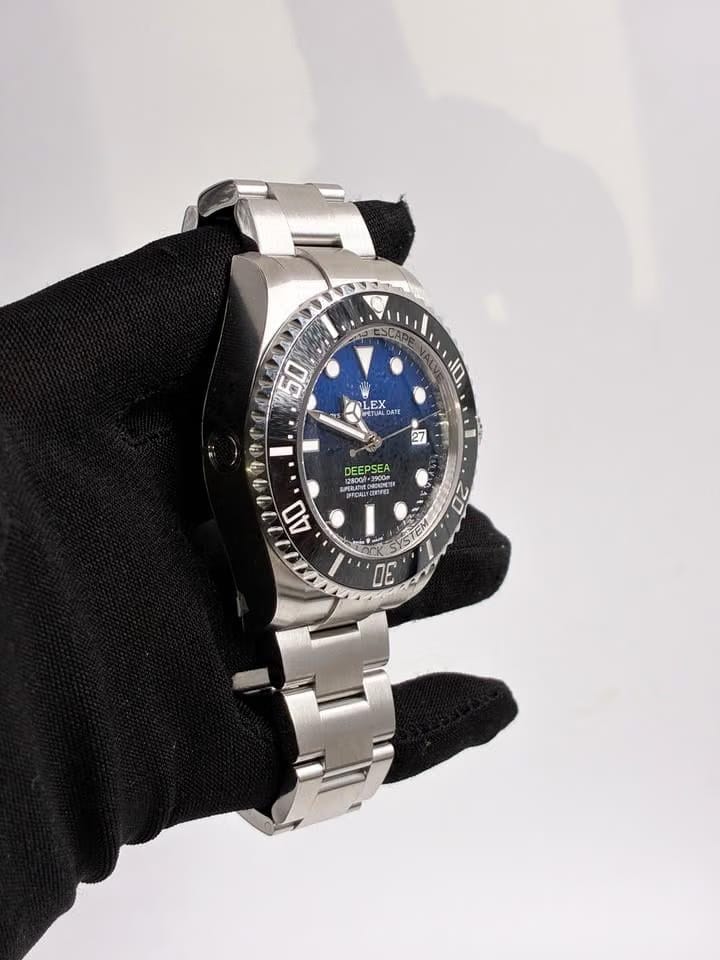 Rolex | Sea-Dweller | 136660 blue | Steel | 44 mm | Steel | Blue | Automatic