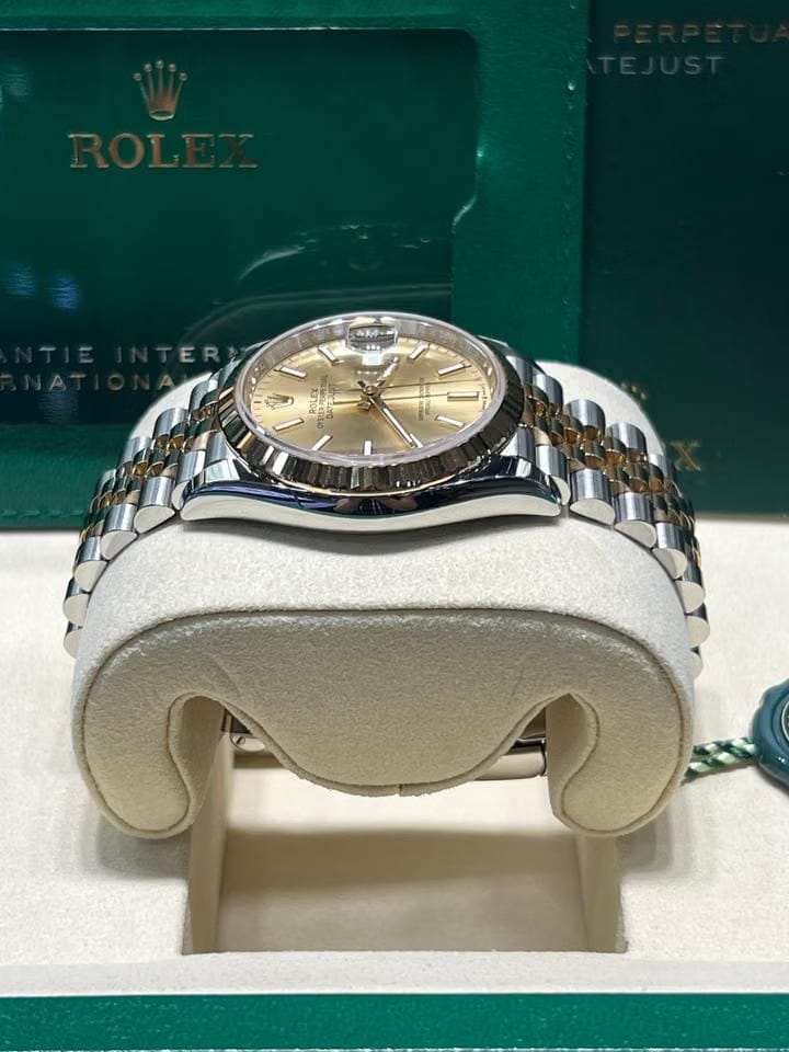 Rolex | Datejust | 126233 | Gold/Steel | 36mm mm | Gold/Steel | Champagne | Automatic