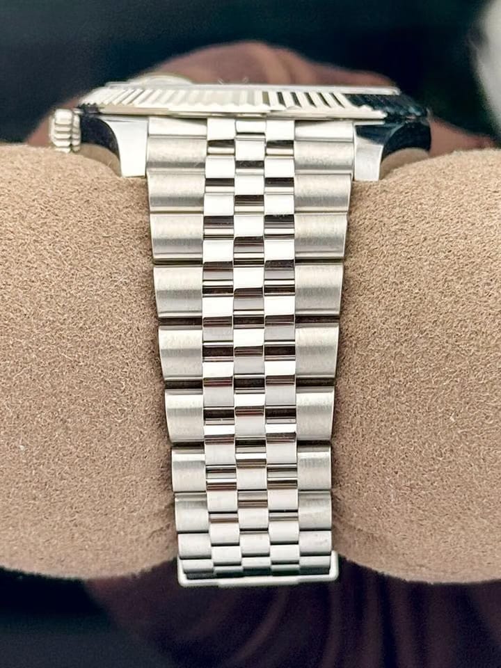 Rolex | Datejust | 126334 | Steel | 41 x 4 mm | Steel | White | Automatic