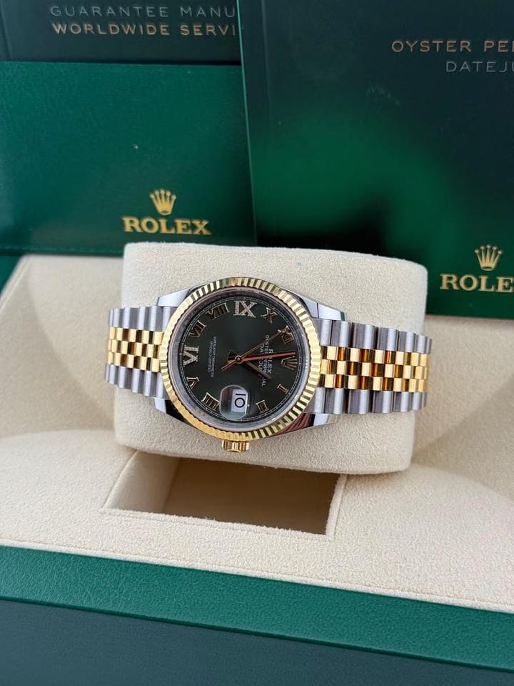 Rolex | Datejust | 126233 | Yellow gold | 36 mm | Gold/Steel | Green | Automatic