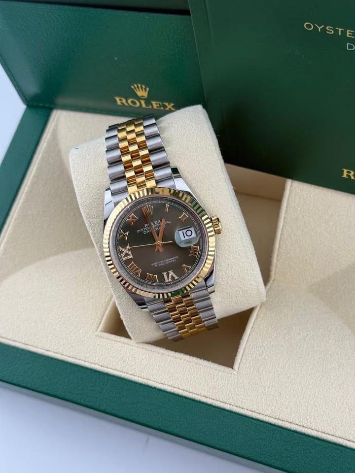 Rolex | Datejust | 126233 | Yellow gold | 36 mm | Gold/Steel | Green | Automatic