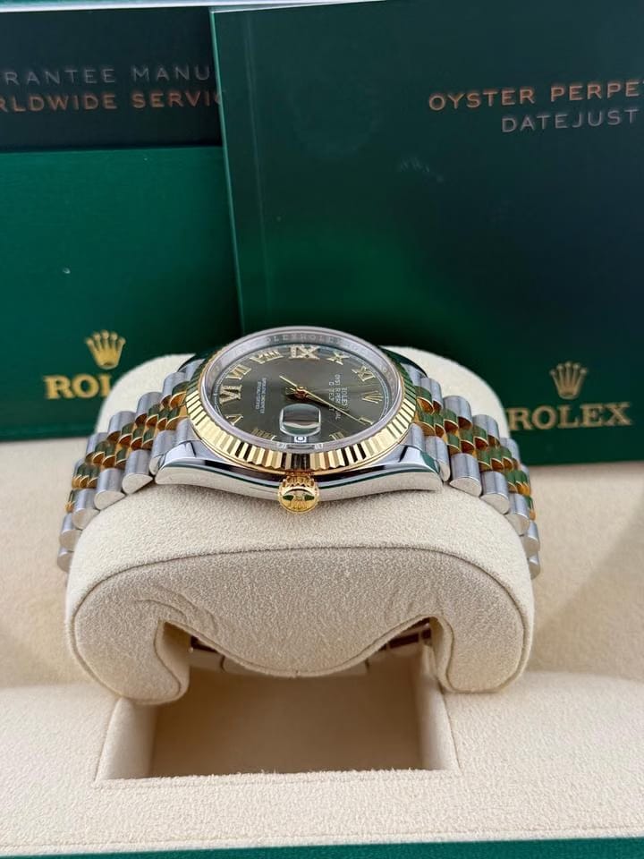 Rolex | Datejust | 126233 | Yellow gold | 36 mm | Gold/Steel | Green | Automatic