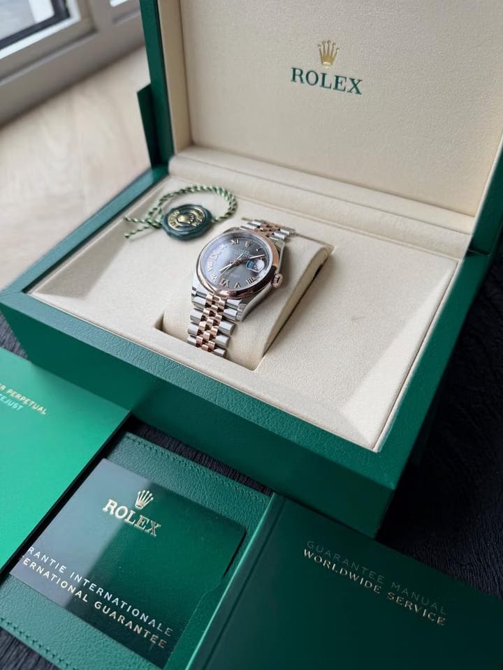 Rolex | Datejust | 126201 | 36 mm | Rose gold | Black | Automatic