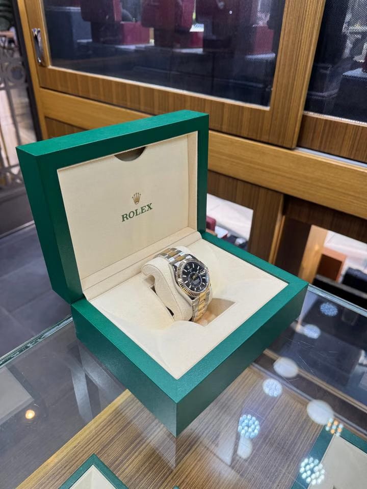 Rolex | Sky-Dweller | 326933 | Gold/Steel | 42 mm | Gold/Steel | Black | Automatic