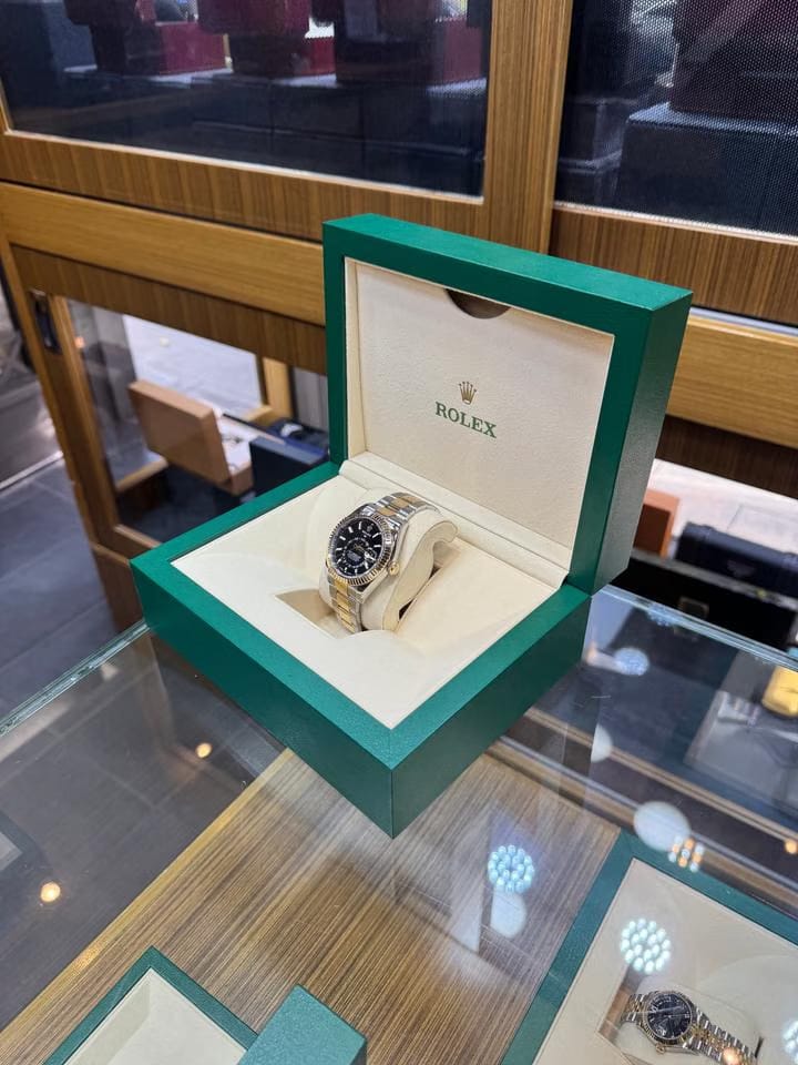 Rolex | Sky-Dweller | 326933 | Gold/Steel | 42 mm | Gold/Steel | Black | Automatic