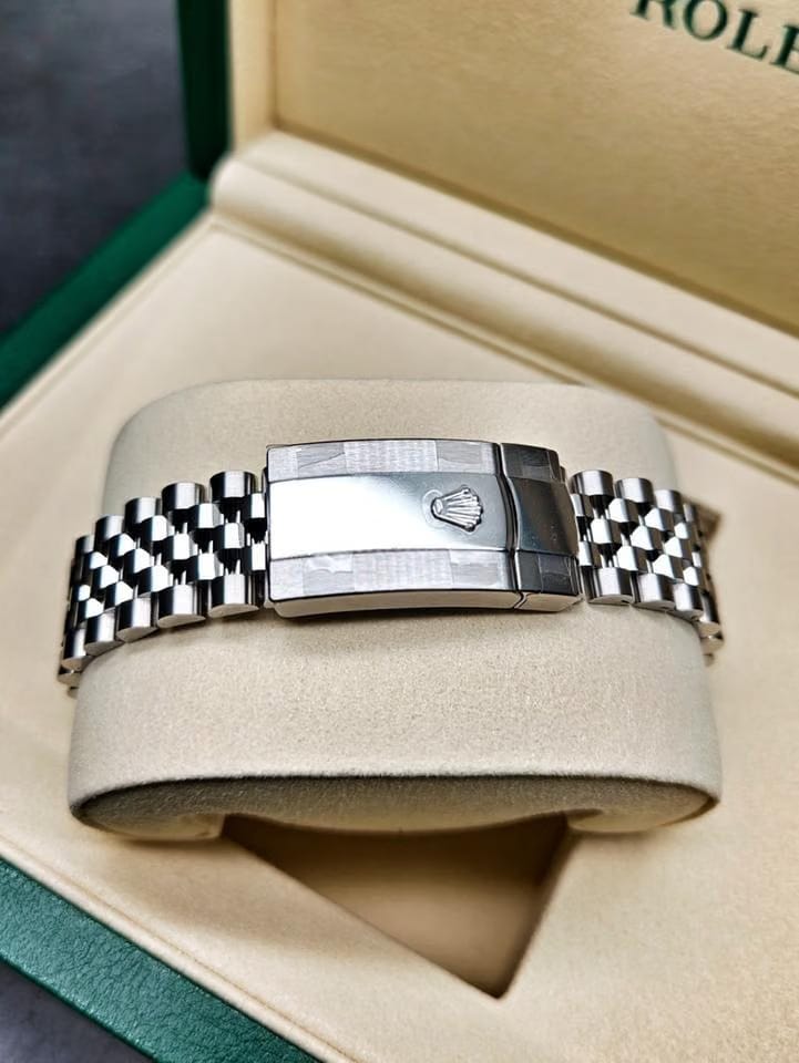 Rolex | Datejust | 126334-0028 | Steel | 41 mm | Steel | Green | Automatic