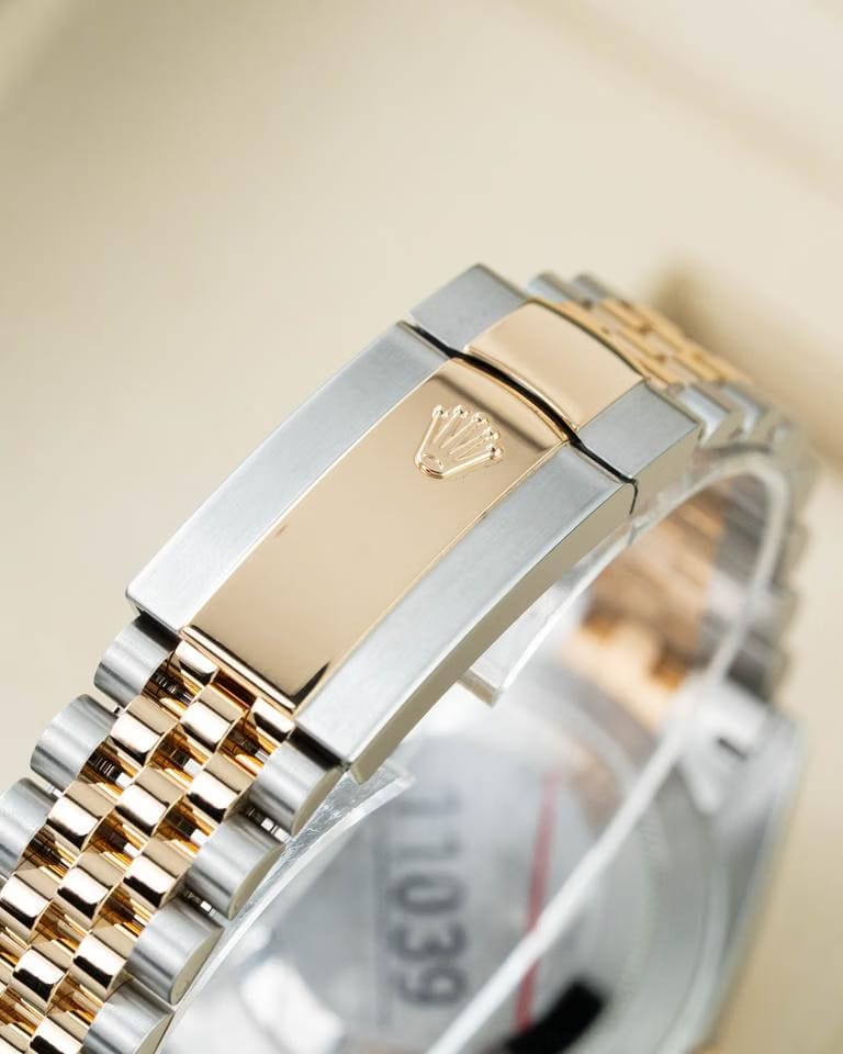 Rolex | Datejust | 126333 | Gold/Steel | 41 mm | Silver | Automatic