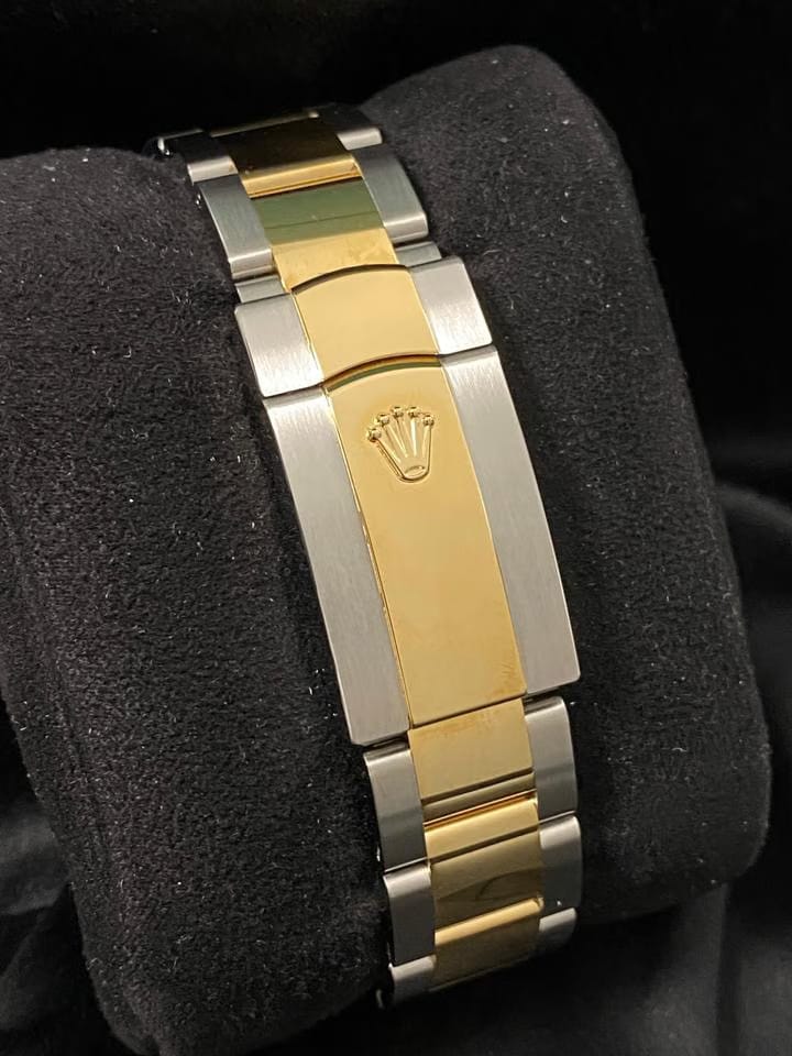 Rolex | Datejust | 126203 | Gold/Steel | 36 x 44 mm | Gold/Steel | Black | Automatic