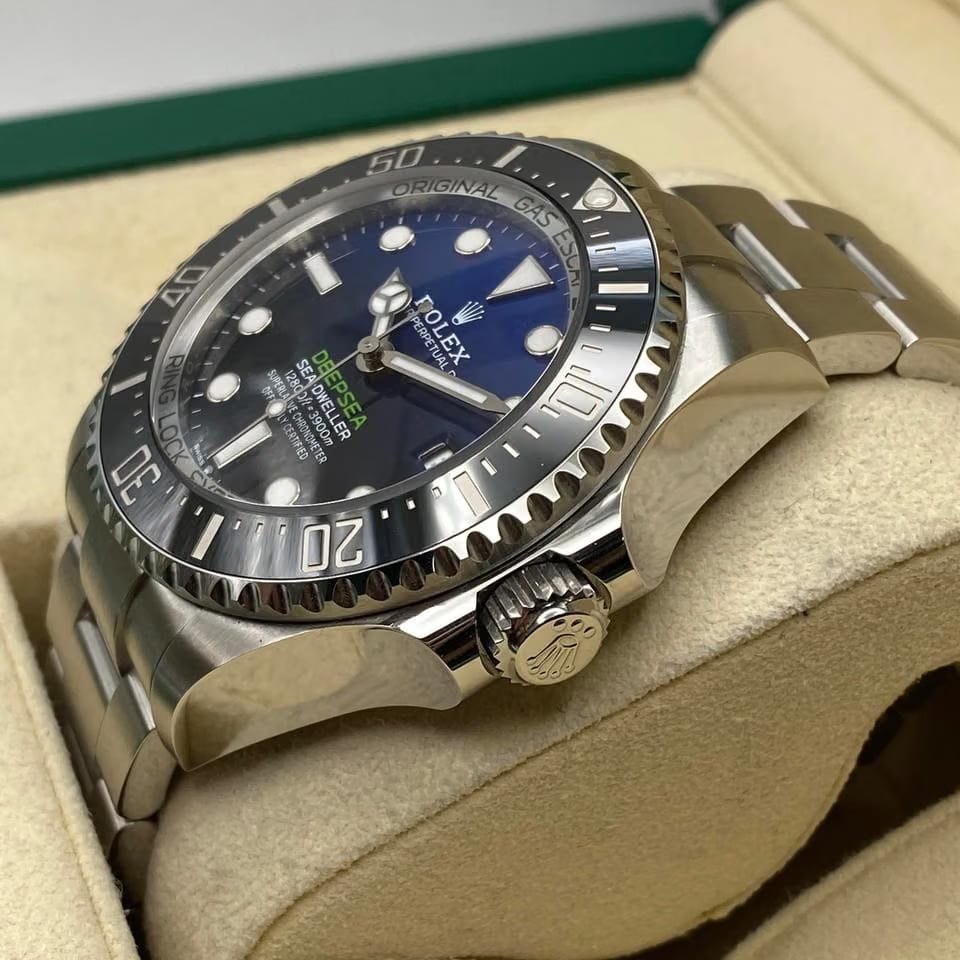 Rolex | Sea-Dweller | 136660-0003 | Steel | 44 mm | Steel | Blue | Automatic