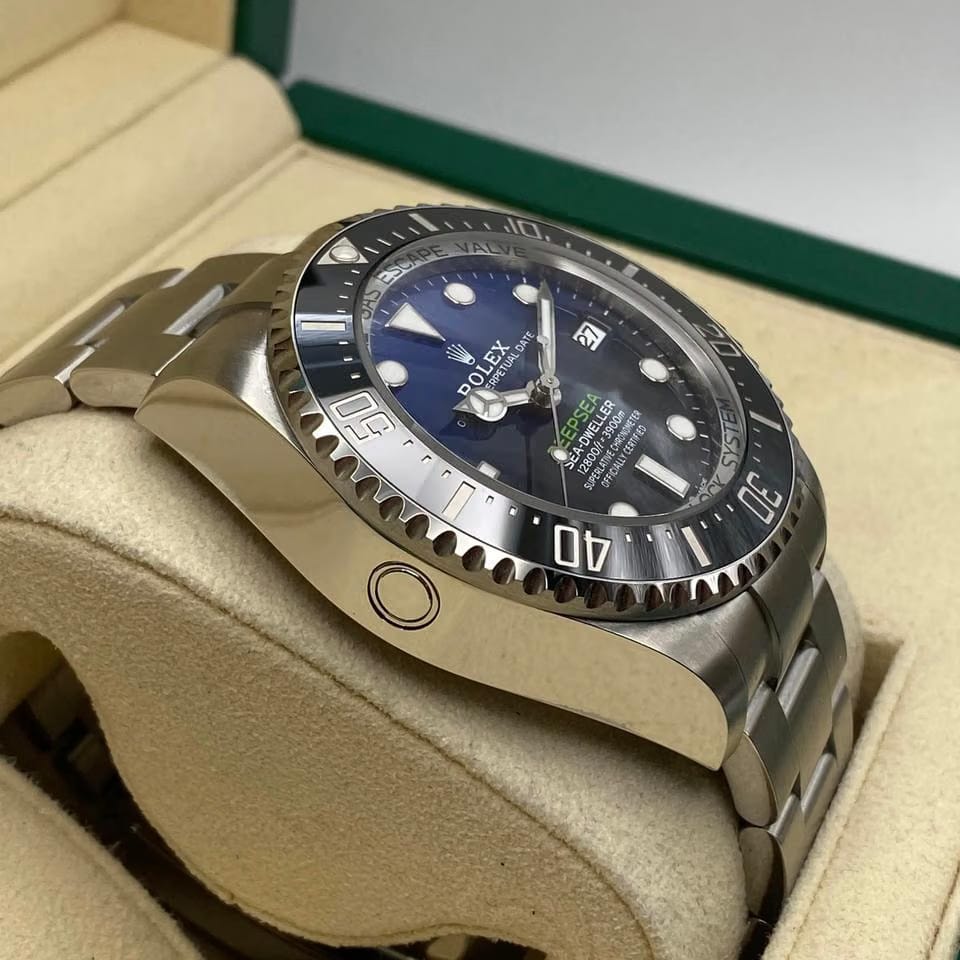 Rolex | Sea-Dweller | 136660-0003 | Steel | 44 mm | Steel | Blue | Automatic