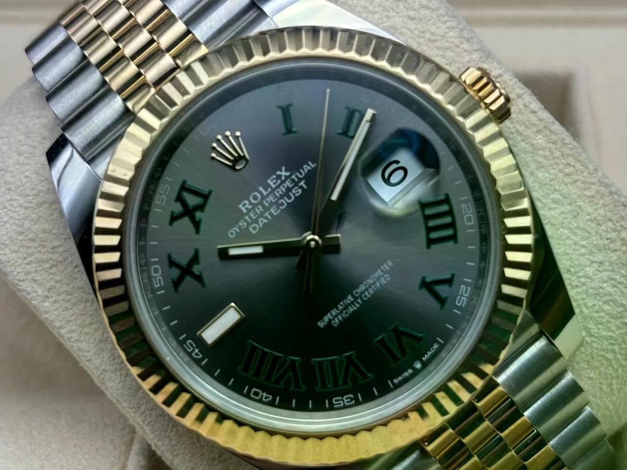 Rolex | Datejust | 126333 | Gold/Steel | 41 mm | Grey | Automatic