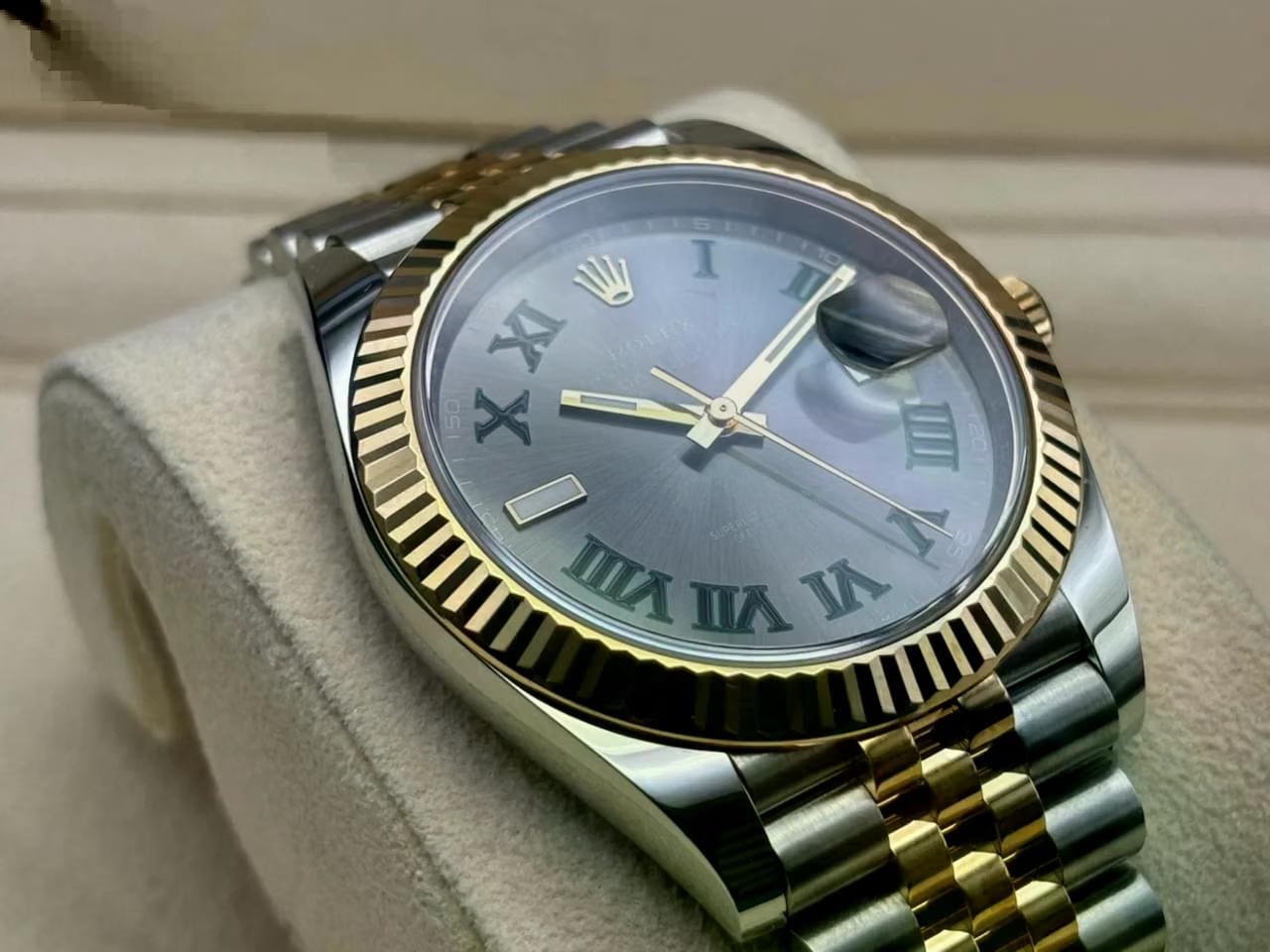 Rolex | Datejust | 126333 | Gold/Steel | 41 mm | Grey | Automatic