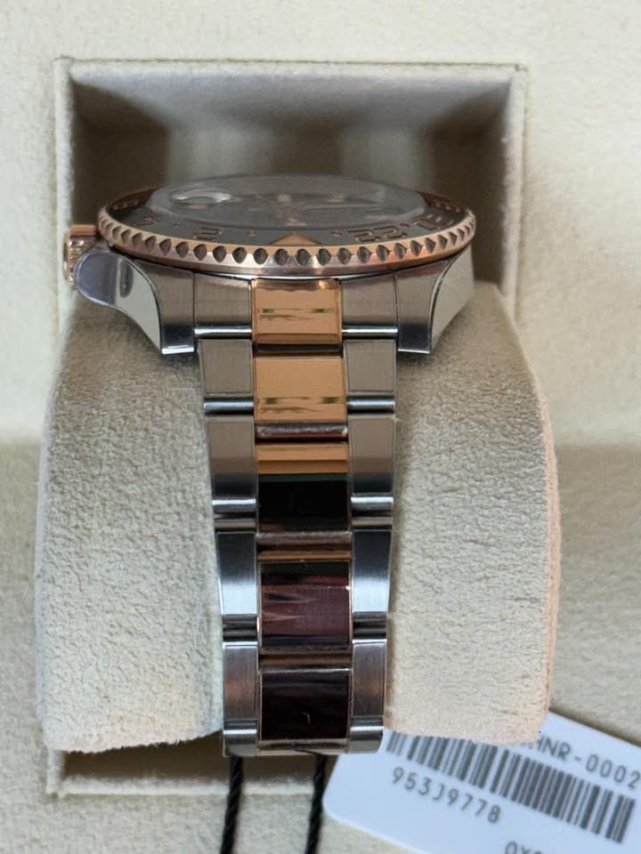 Rolex | GMT-Master II | 126711CHNR | Rose gold | 40 mm | Gold/Steel | Black | Automatic