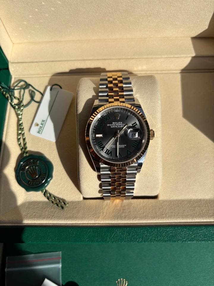 Rolex Datejust Unworn with papers & box