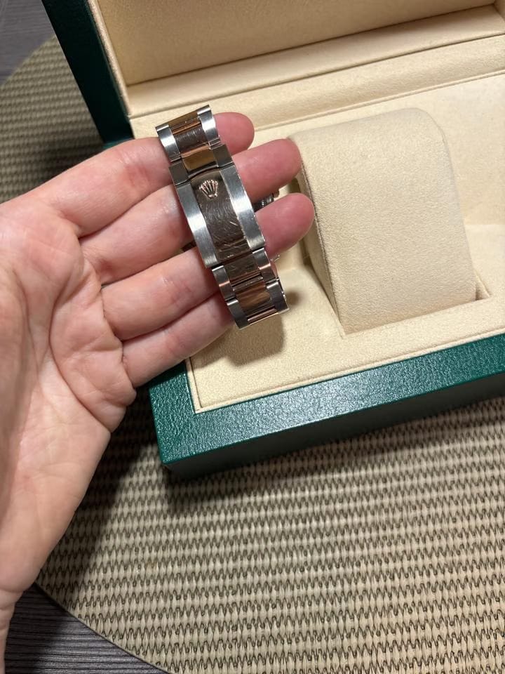 Rolex | Datejust | 126231 | Rose gold and steel | 36 x 44 mm | Gold/Steel | Grey | Automatic