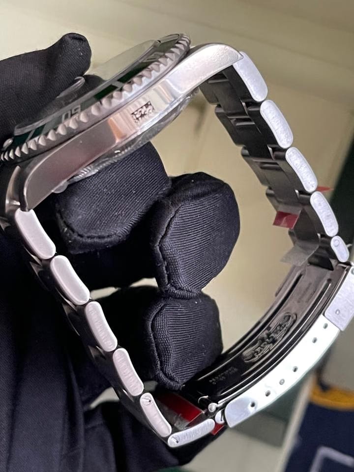 Rolex | Submariner | 16610LV | Steel | 40 mm | Steel | Green | Automatic